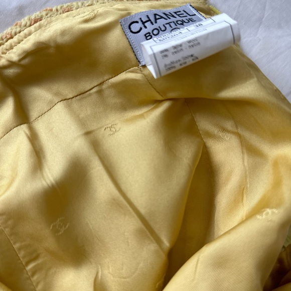 CHANEL Yellow Miniskirt - Picture 4 of 6
